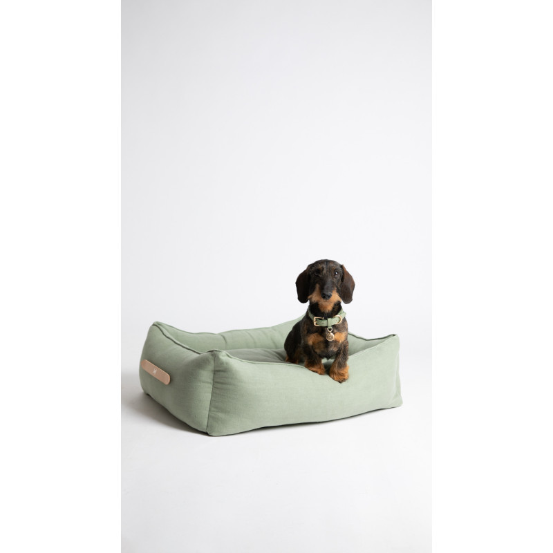 Legowisko 2.8 Edward Pure Linen Dusty Green — pies w legowisku
