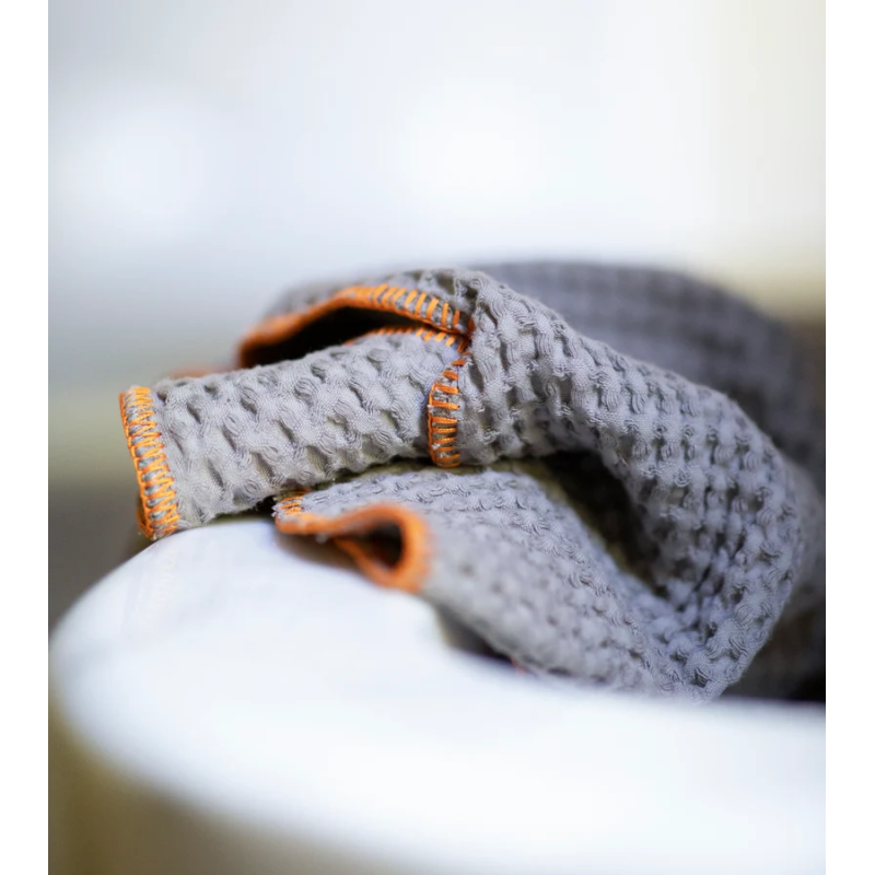 Ręcznik Sally Grey 2.8 Design for Dogs — bawełna honeycomb | ventisei&Co.