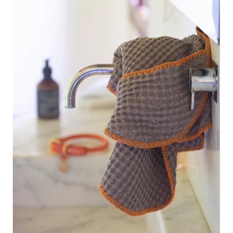 Ręcznik Sally Grey 2.8 Design for Dogs — bawełna honeycomb | ventisei&Co.